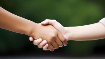 vänlig eller tillfällig handslag mellan två kvinnor. stänga upp. generativ ai. foto
