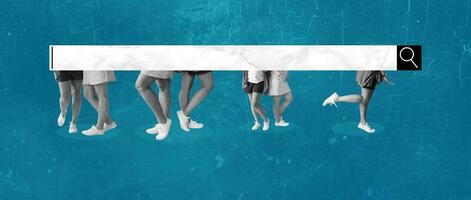 konst collage av kvinnors ben med de fälg på en overkligt bakgrund, internet Sök ikoner. foto