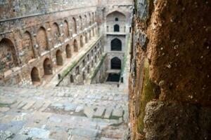 agrasen ki baoli - steg väl belägen i de mitten av connaught placerad ny delhi Indien, gammal gammal arkeologi konstruktion foto