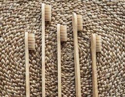 miljövänlig tandborste av bambu