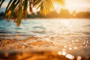 skön bakgrund för sommar semester och resa. gyllene sand av tropisk strand, suddigt handflatan löv och bokeh slingor på vatten på solig dag. ai generativ foto