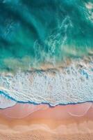 hav Stilla havet, blå vatten, vågor, sand, klar ljus. ai generativ foto