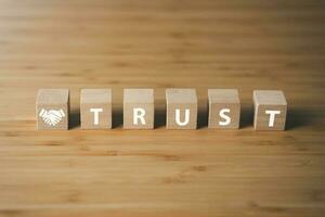 trä- blockera av trust.businees prestation mål , företag förbindelse och team arbete begrepp. foto