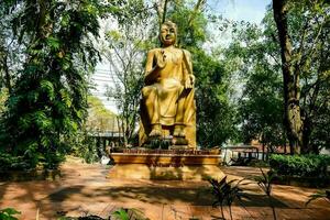 gammal buddist tempel i öst Asien, cirka 2022 foto