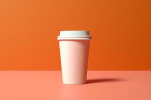 tömma papper kopp med kaffe på orange bakgrund, attrapp kopia Plats generativ ai foto
