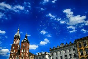 historisk historisk st. Marys kyrka i Krakow, polen på en värma sommar dag foto