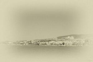 landskap av de hamn stad av de turkiska kusadasi på en värma sommar dag foto