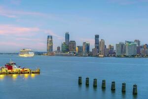 stadsbild av jersey stad horisont från manhattan nyc foto