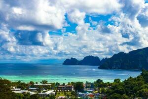 koh phi phi don thailand ö strand lagun kalksten rocks. foto