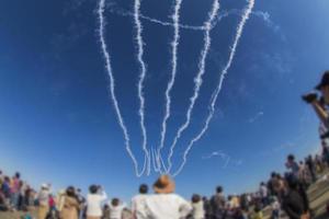 akrobatisk flygshow på irumas flygbas på hösten foto