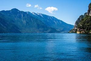 Gardasjön och bergen i Trentino Alto Adige