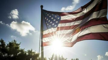 bakgrundsbelyst oss nationell flagga flygande och vinka i de vind över grå stormig molnig himmel, symbol av amerikan patriotism, låg vinkel, generera ai foto