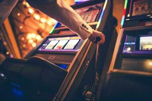casino slot machine player foto