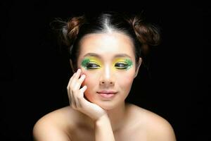 asiatisk kvinna mode smink foto
