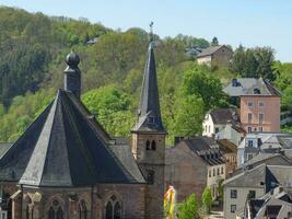 de små stad av saarburg på de saar flod i Tyskland foto