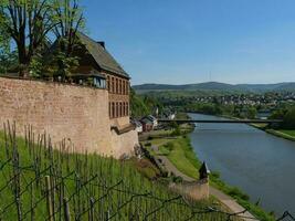 de små stad av saarburg på de saar flod i Tyskland foto