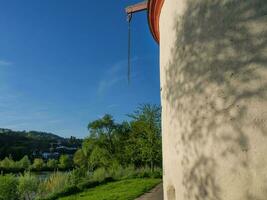 de små stad av saarburg på de saar flod i Tyskland foto