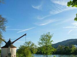 de små stad av saarburg på de saar flod i Tyskland foto