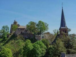 de små stad av saarburg på de saar flod i Tyskland foto