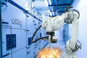 industriell maskin begrepp, robot ärm i de fabrik foto