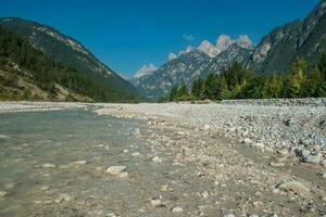 flod ansiei dal dolomiter foto