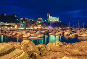 lerici reflektioner Italien foto