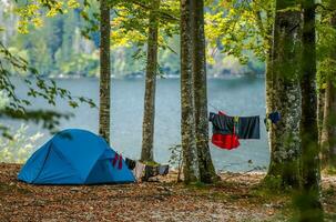 vildmark tält camping foto