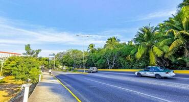 puerto escondido oaxaca mexico 2023 typisk skön färgrik turist gata trottoar stad puerto escondido Mexiko. foto