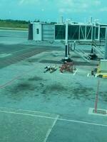 kuala lumpur, malaysia i Maj 2023. de bana och förkläde av klia terminal 2 flygplats. foto
