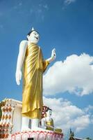 buddha staty, thai, luang por solbränna jai, i wat phra tat doi kum, de buddist tempel i chiang maj, nordlig thailand foto