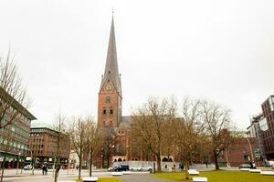 se av de helgon Peter kyrka i en kall regnig tidigt vår dag foto