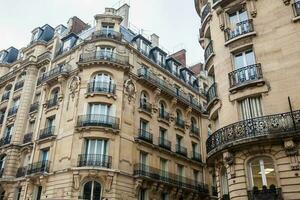 Fasad av de antik byggnader på danton gata i paris Frankrike foto