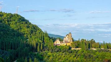 landskap med utsikt över det nya Athos-klostret foto