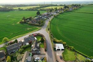 hög vinkel se av brittiskt landsbygden streatley by av luton bedfordshire England Storbritannien. antal fot var fångad med drönare kamera på 2023-maj foto