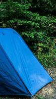 stänga upp av turist tält.blått Färg. foto