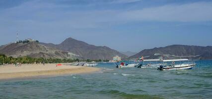 jureirah,uae.coast av indisk hav område. foto