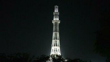 manar pakistan som visar dess skönhet på natt foto