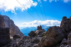 parallella linjer på dolomittopparna foto