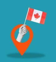 konst collage, collage av en hand innehav en kanadensisk flagga med en navigering ikon på en blå bakgrund. foto