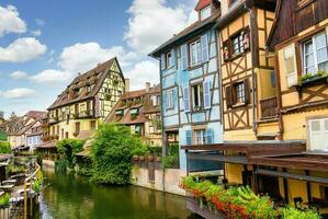 landskap av Alsace område colmar i Frankrike foto