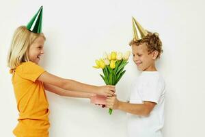 rolig barn Semester gåva födelsedag blommor roligt foto