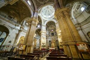 granada, spanien, december 13: e 2020. interiör av de sagrario kyrka av de katedral av granada. foto