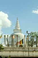 thuparama buddist stupa i anuradhapuraya, sri lanka foto