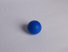 blå påfrestning boll stock bild foto