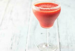glas av jordgubb margarita cocktail foto
