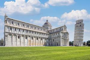 lutande tornet i Pisa i Italien