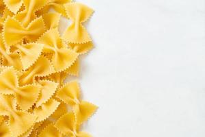 torr okokt farfalle pasta foto