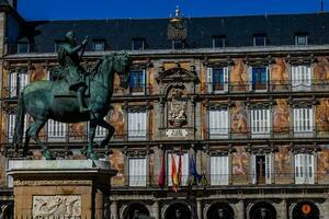 byggnader på de huvud fyrkant i madrid huvudstad av Spanien foto