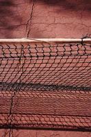 gammal övergiven tennisbana sport foto
