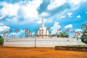 thuparamaya är det första buddhistiska templet i Sri Lanka foto